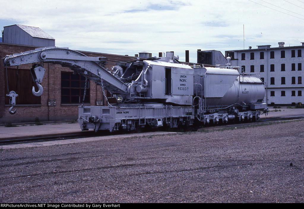 UP Crane #903037 - Union Pacific